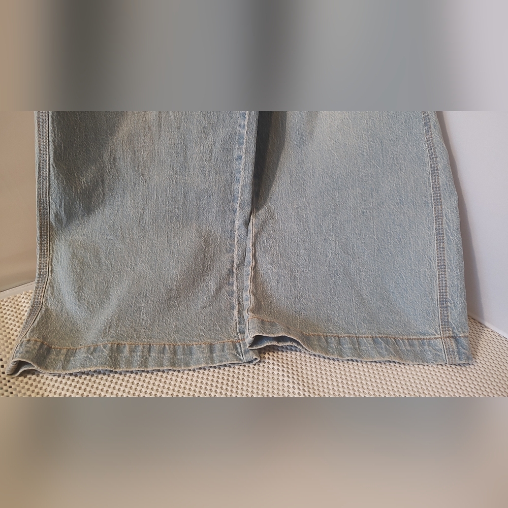No Boundaries Women's Size 4 Mid-Rise Baggy Wide Leg Jeans Light Enzyme W/Tint - Picture 6 of 6